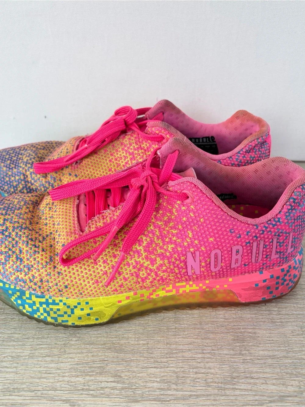 NOBULL Neon Pink Glitch Trainers Superfabric Women 8.5 Sneakers